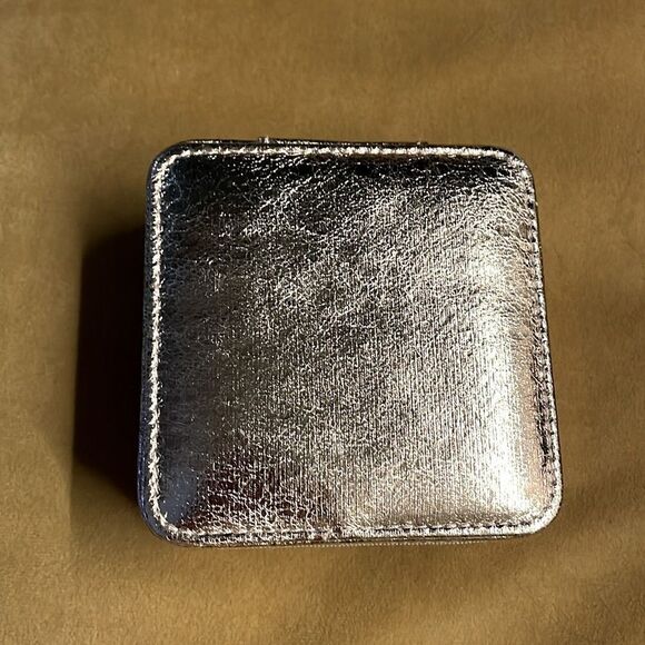 NORDSTROM JEWELRY BOX Gold Metallic Square w/Zipper - Picture 2 of 6